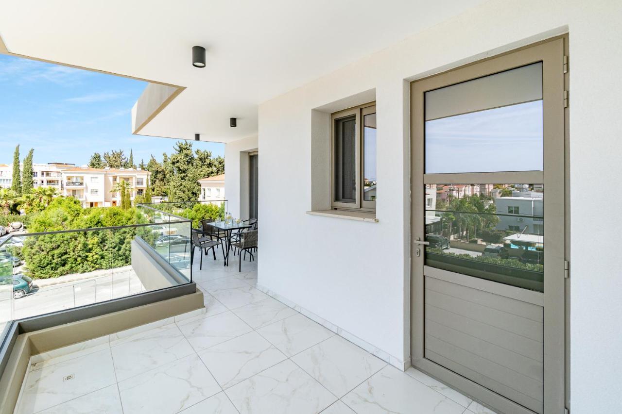 Adolina Apartments By Ezoria Villas Pafos Exterior foto