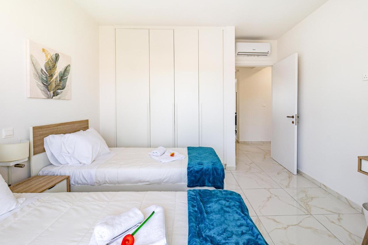Adolina Apartments By Ezoria Villas Pafos Exterior foto