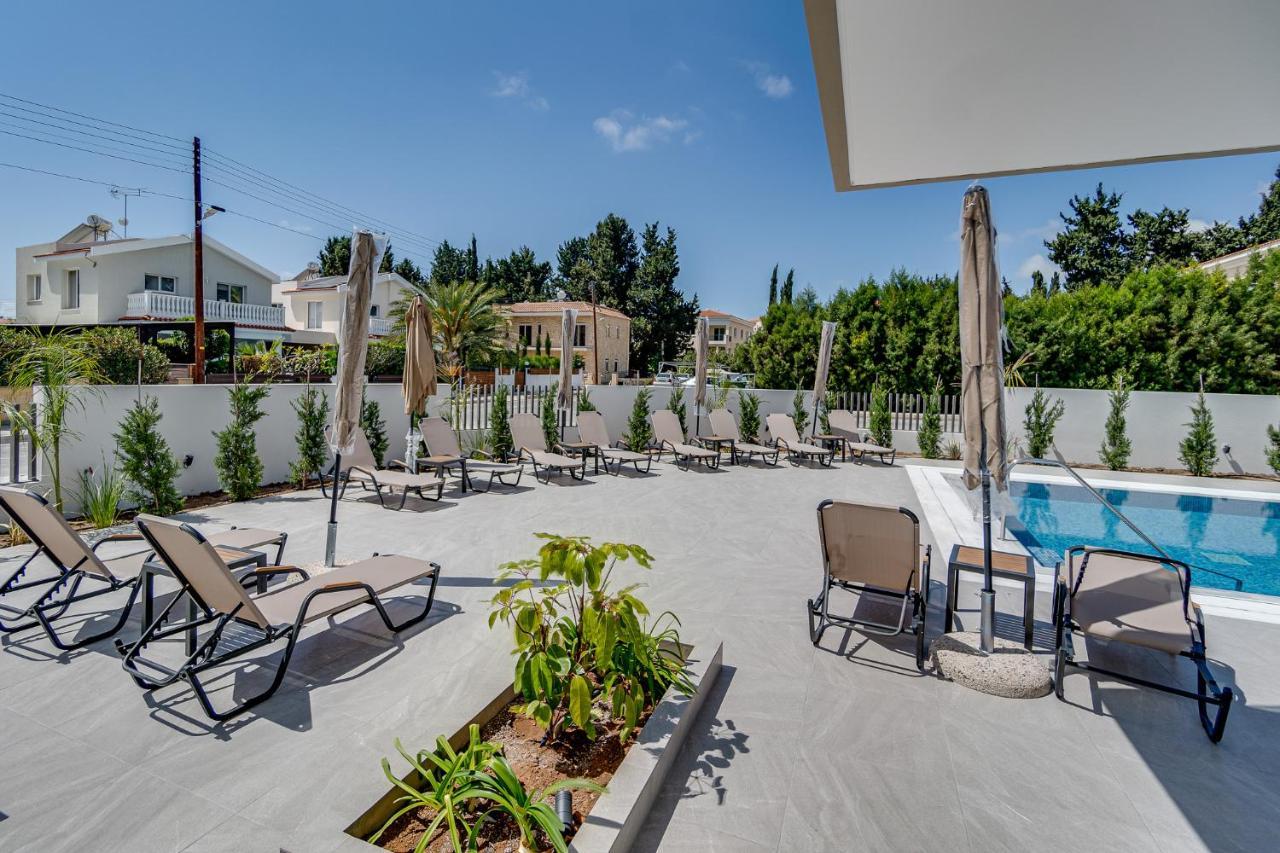 Adolina Apartments By Ezoria Villas Pafos Exterior foto