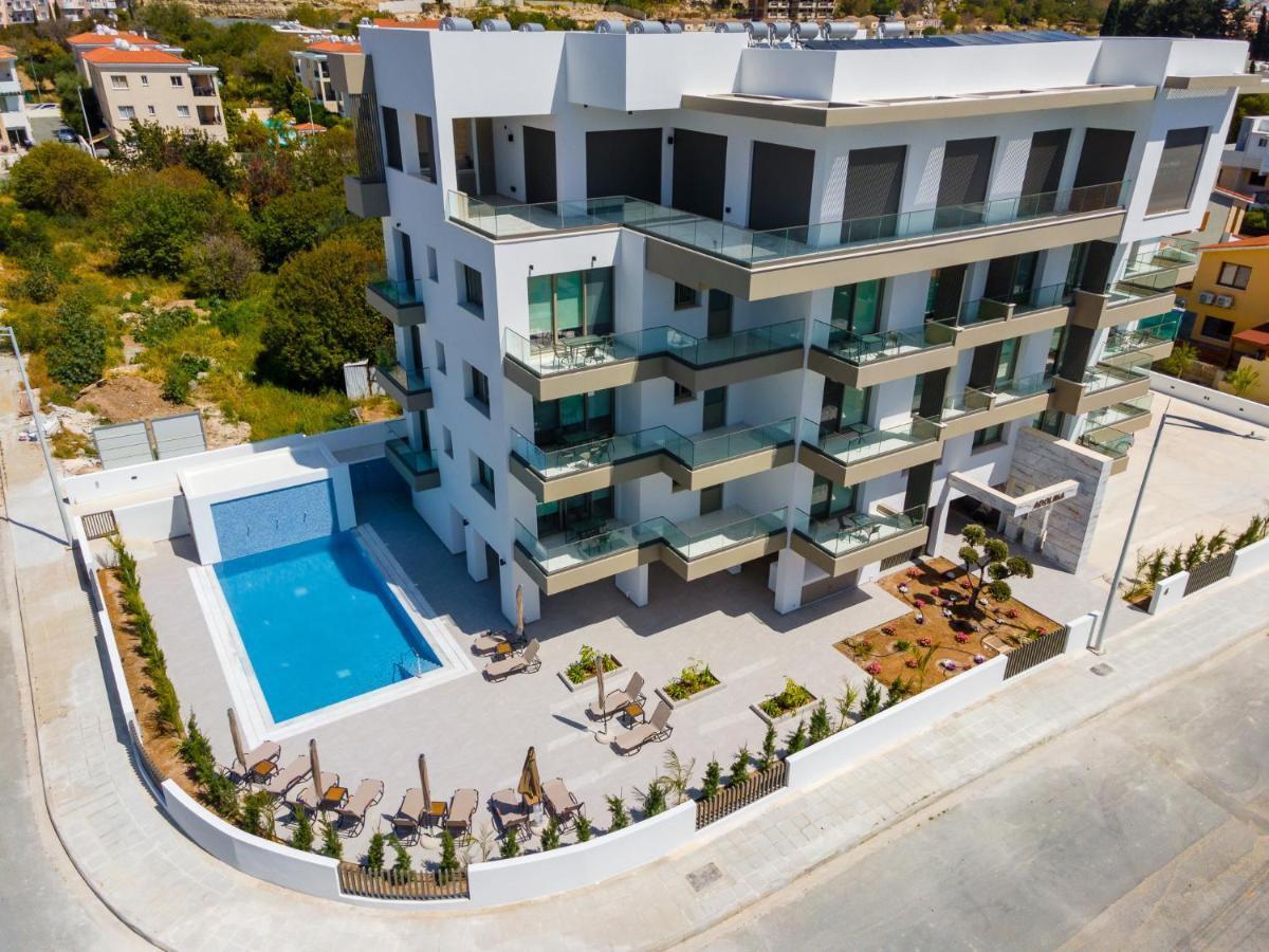 Adolina Apartments By Ezoria Villas Pafos Exterior foto