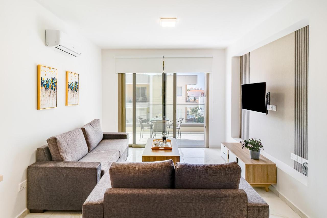 Adolina Apartments By Ezoria Villas Pafos Exterior foto